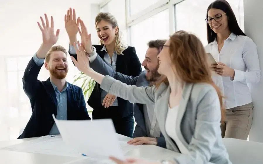 Beautiful-Embossing-Pattern-Lamination-Toilet-Paper-Roll-Production-Line-with-Cutting-and-Package (1)